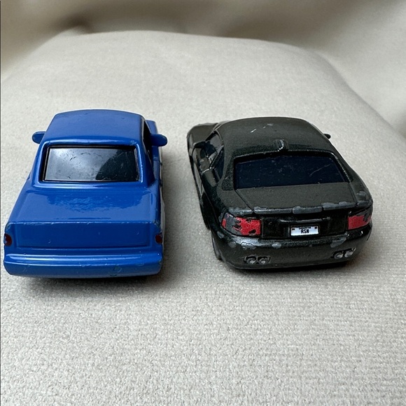 Disney Pixar Cars Ron Hover, Bob Cutlass & Chuck Manifold Diecast - Picture 4 of 11